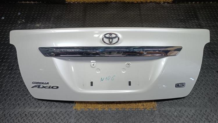 Крышка багажника Тойота Королла Аксио в Усть-Куте 106946