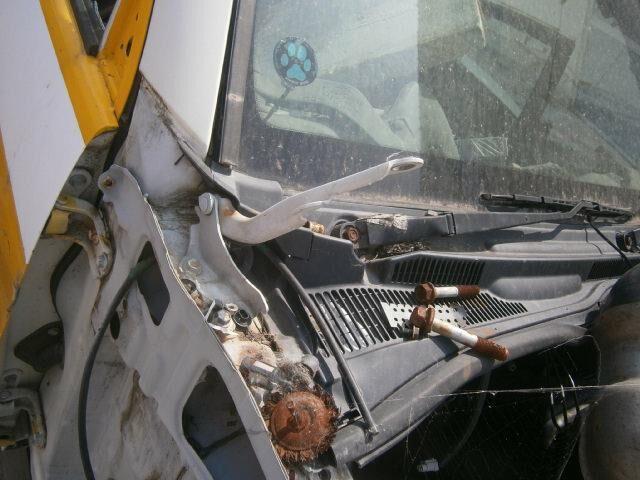 Решетка под лобовое стекло Тойота Хайлюкс Сурф в Усть-Куте 29486