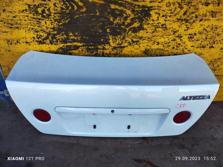 Крышка багажника Тойота Алтеза в Усть-Куте 651581