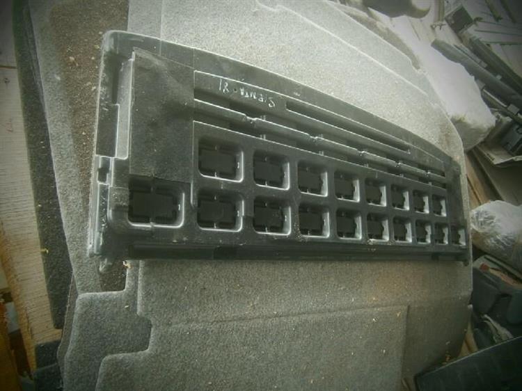 Полка багажника Тойота Сиента в Усть-Куте 77566